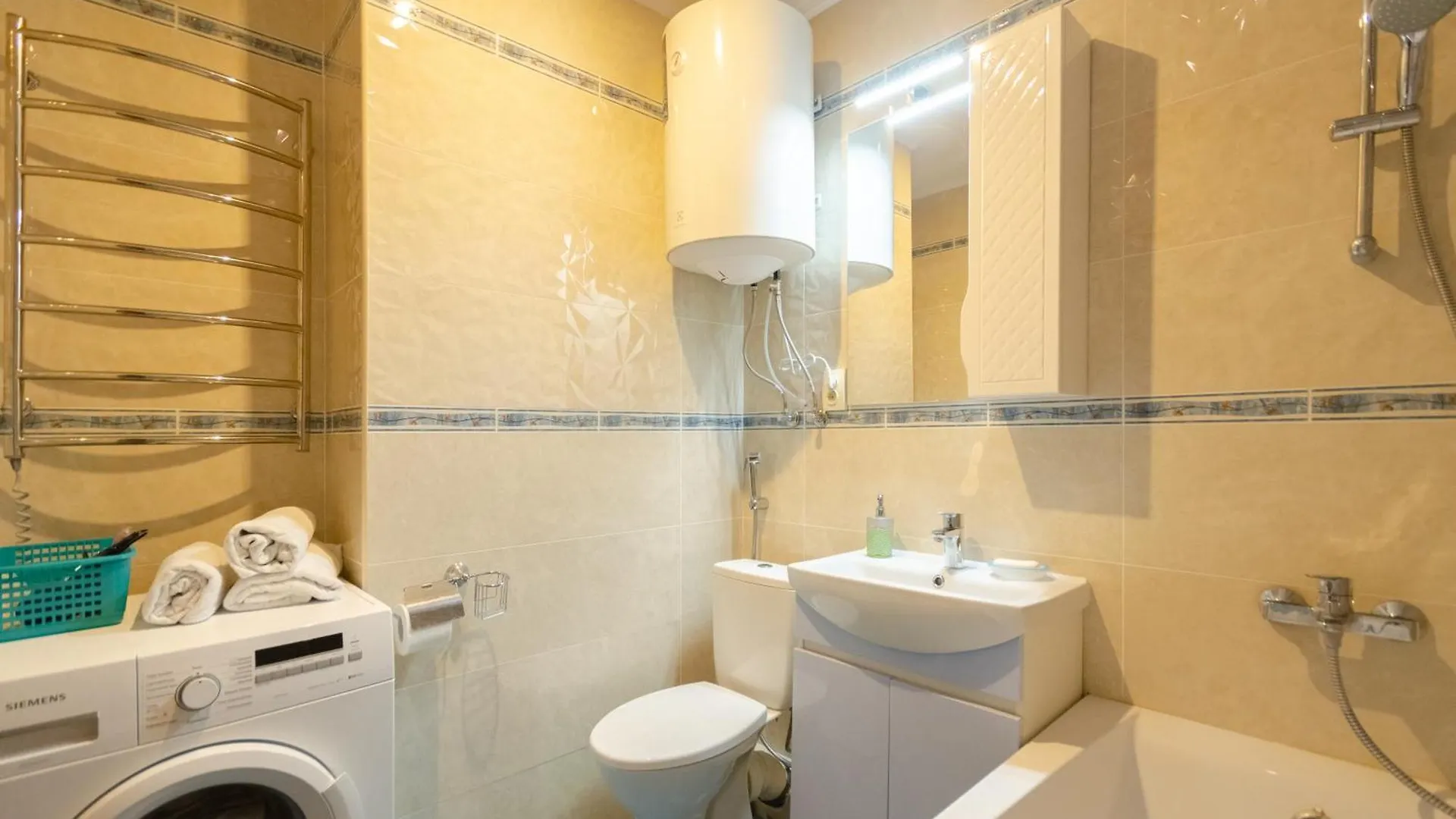 Панорамний Краєвид, Поруч З Метро Kiev Apartamento